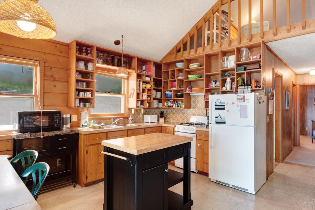 Walloon Lake Cottage Boyne City Ngoại thất bức ảnh