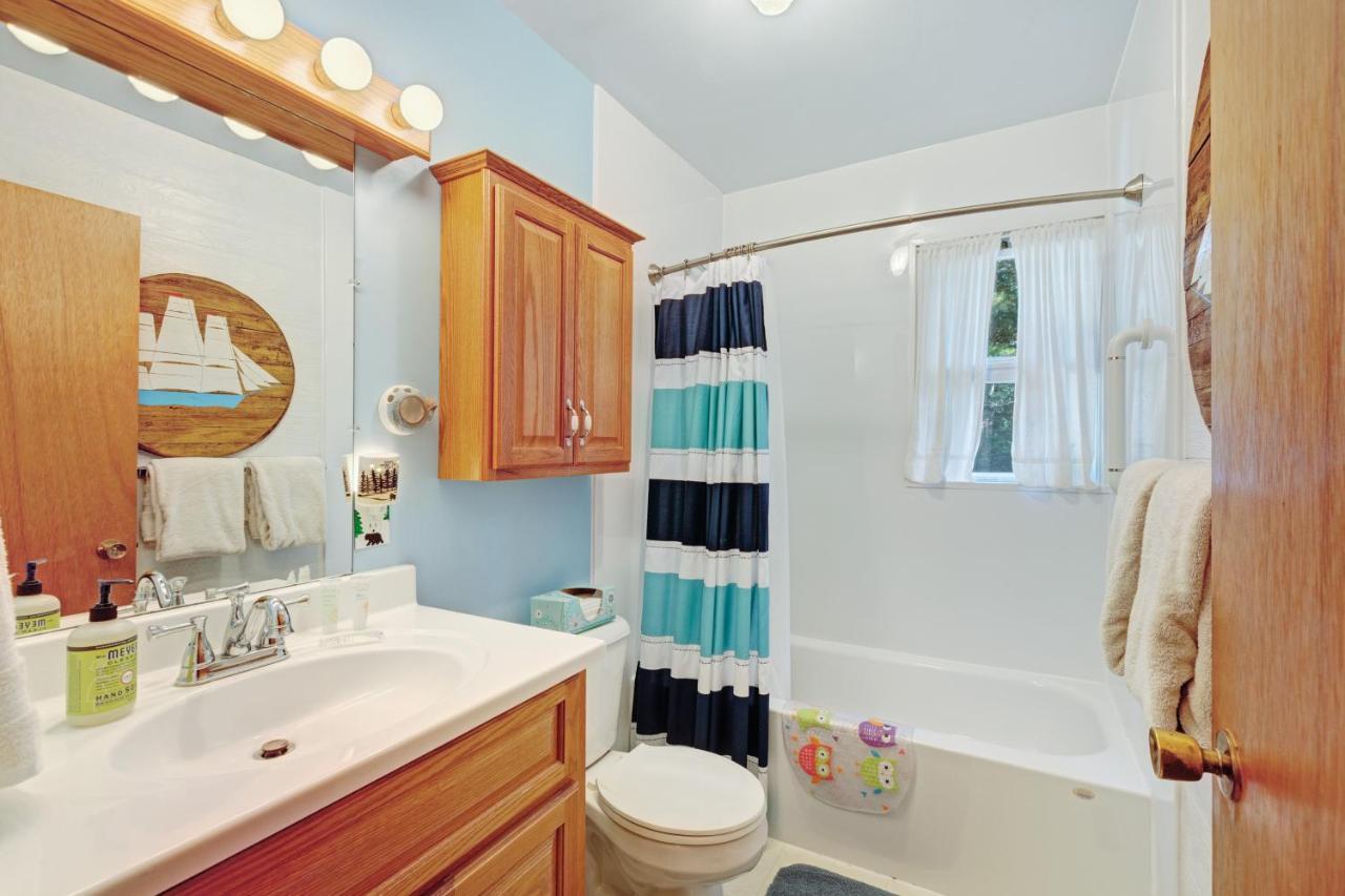 Walloon Lake Cottage Boyne City Ngoại thất bức ảnh