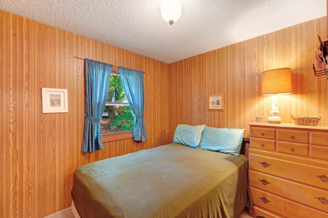 Walloon Lake Cottage Boyne City Ngoại thất bức ảnh